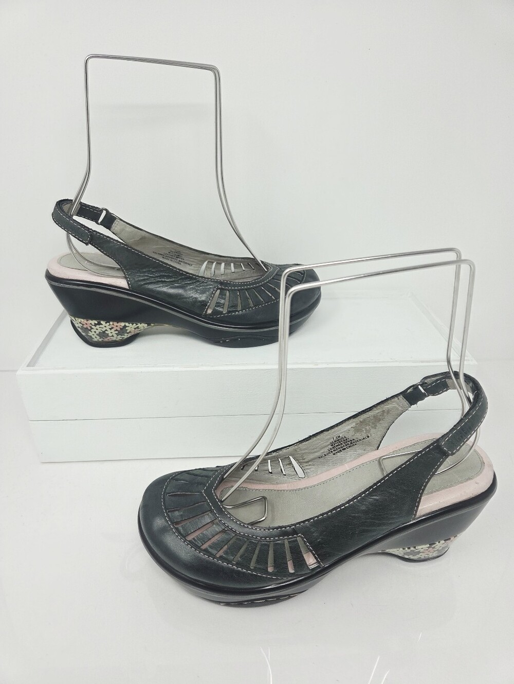 Jambu Women's 7.5M Black Dark Gray Leather Slingback Peep Toe Floral Heel Y2K